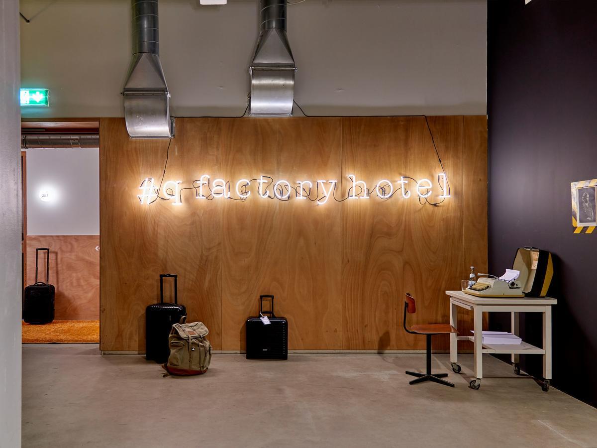 Q-Factory Hotel Amsterdam Exterior foto