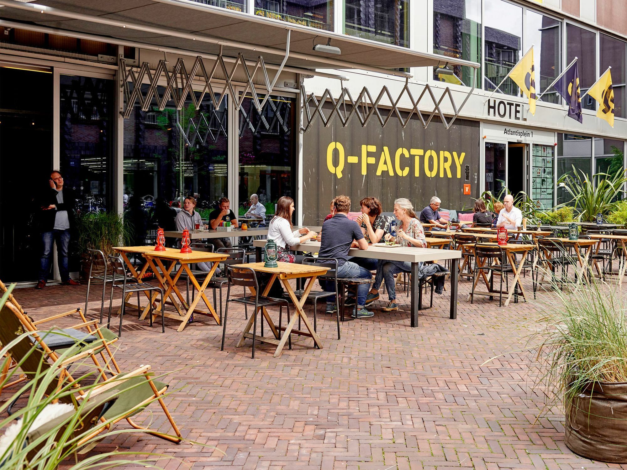Q-Factory Hotel Amsterdam Exterior foto
